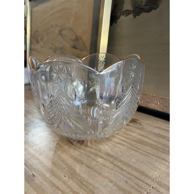 Contemporary 1970s Small Crystal Catchall With Gold Rim Accents For Sale - Image 3 of 7