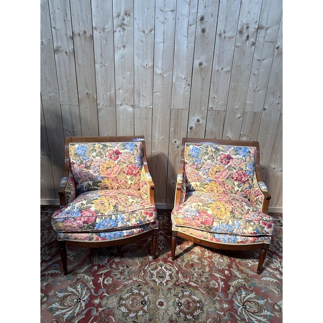 Pair of large Louis XVI style bergère armchairs - Neoclassical, upholstered in floral fabric in the English style. Seat...