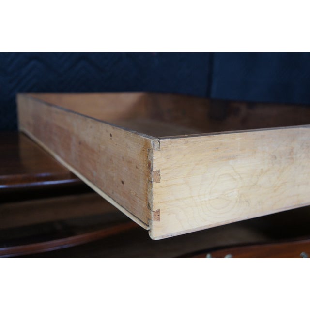 Antique American Chippendale Serpentine Mahogany Bachelors Chest of Drawers For Sale - Image 4 of 15