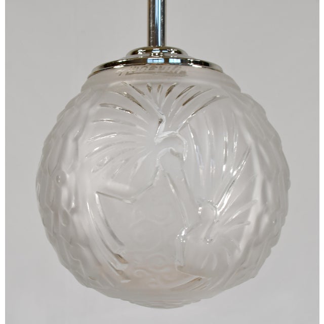 A Pair of Muller Freres French 1930s Art Deco Pendant Lights - 4 Pairs Available For Sale - Image 11 of 14