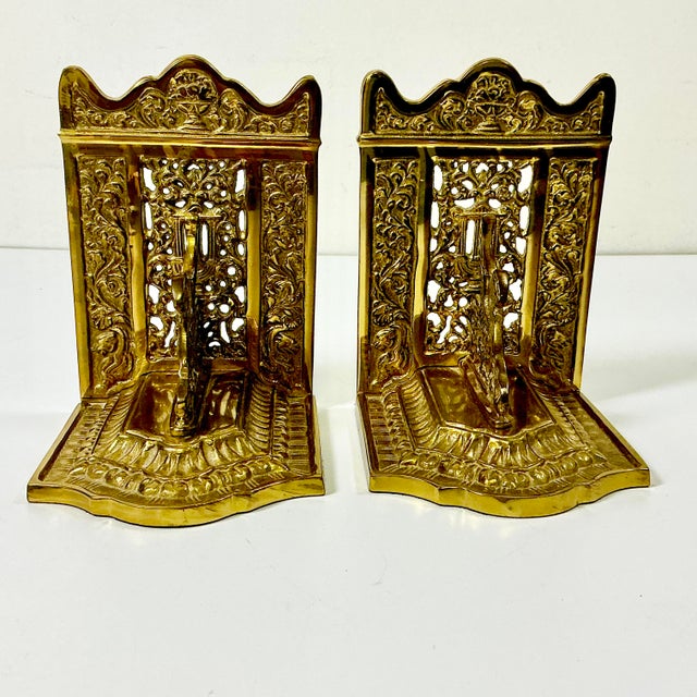 Metal 1950s Vintage Mythical Hollywood Regency Boho Chic Brass Winged Lion Bookends - A Pair. For Sale - Image 7 of 14