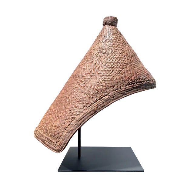 Brown Antique African Lugbara Women's Rain Hat For Sale - Image 8 of 8