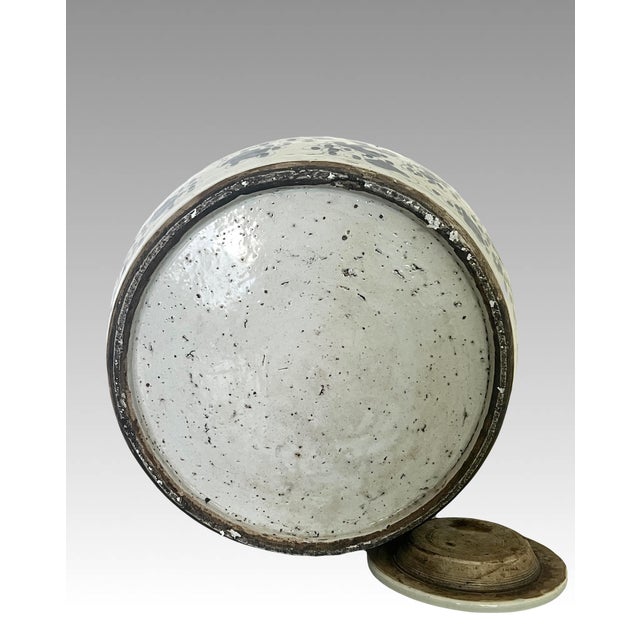 Rare 19th. Century Large Chinese Blue and White Phoenix (Wine) Vessel / Pot For Sale - Image 12 of 14