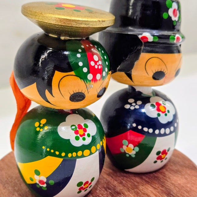 Vintage Japanese Kokeshi-Inspired Wooden Couple Dolls on Base For Sale - Image 4 of 10