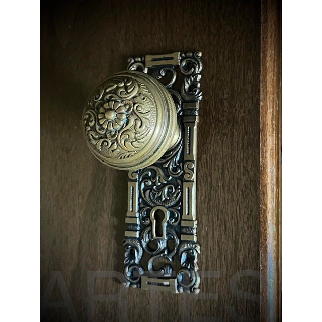 Late 19th Century 19th Century American Cast Bronze Door Knobs. A Set of 5 Pieces For Sale - Image 5 of 12