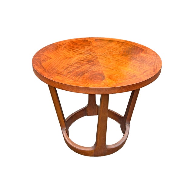 Vintage Lane Modern Style Round Table Accent Side or End Single Table Quality wood made by Lane. Mid century modern form