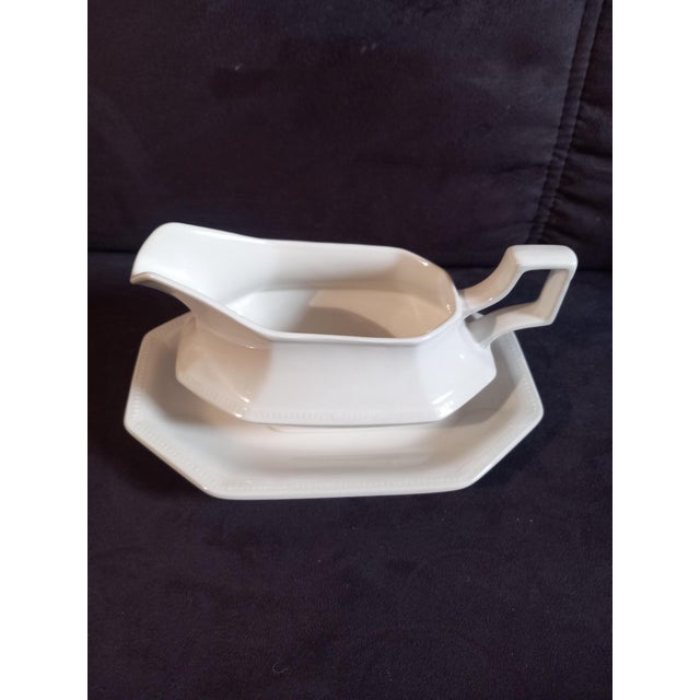Ceramic Porcelain Heritage Dinner Service from Johnson Brothers, England, 1970s, Set of 18 For Sale - Image 7 of 12