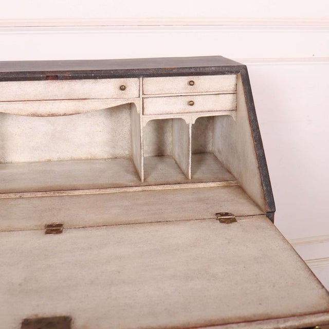 Small 19th Century English Secretaire, 1820 For Sale - Image 3 of 11