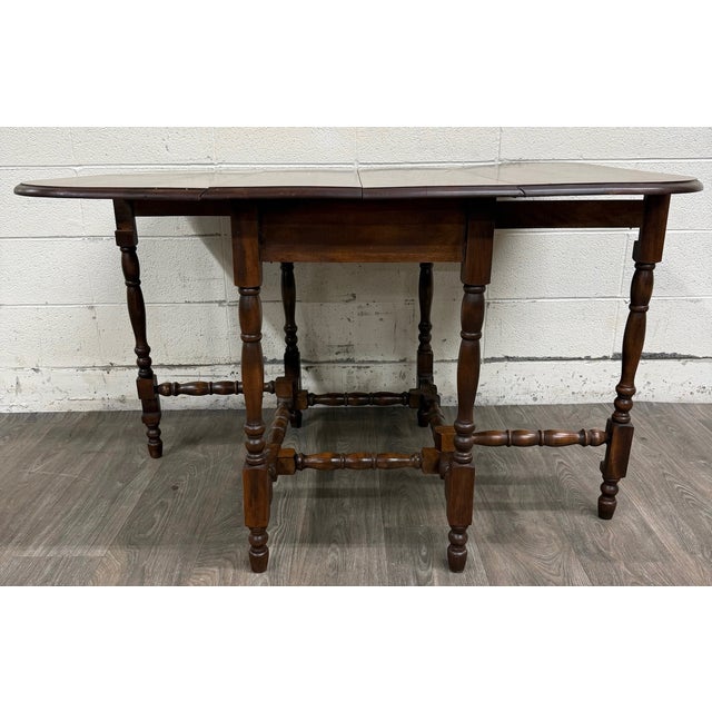 Antique 1920s Colonial Revival Solid Maple Gateleg Drop Leaf Dining Table For Sale - Image 12 of 16