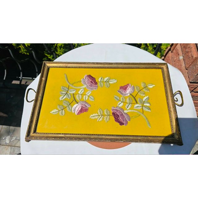 Art Deco, wooden tray, embroidered, with lion paws, dimensions: height 5 cm, width 59.5 cm, depth 34.3 cm.