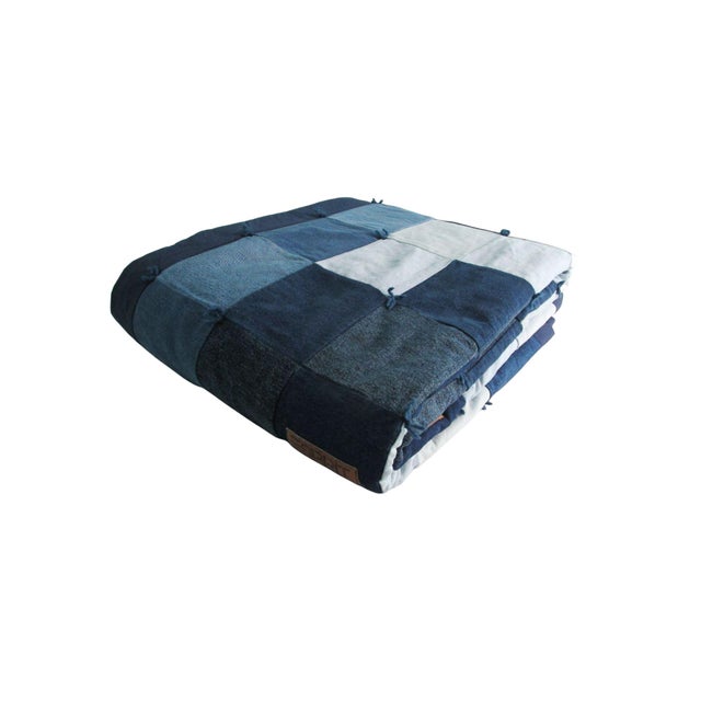 Upcycled Vintage Denim Patchwork Quilt Handmade Squares Labels Pockets Euc For Sale - Image 4 of 4
