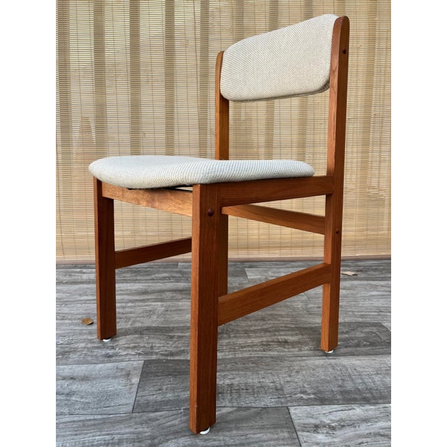 1980s Mid-Century Danish Modern Style Dining Chairs by Benny Linden Design. Set of Four. For Sale - Image 4 of 13