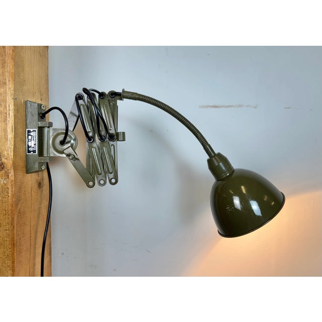 Industrial Green Military Gooseneck Scissor Wall Lamp from Elektroinstala, 1960s For Sale - Image 18 of 18