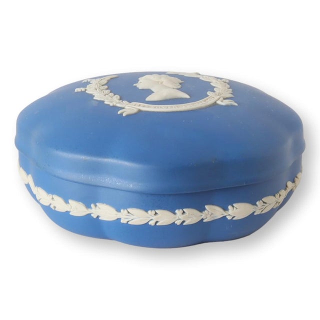 Mid-Century Modern 1977 Queen Elizabeth II Trinket Box For Sale - Image 3 of 4