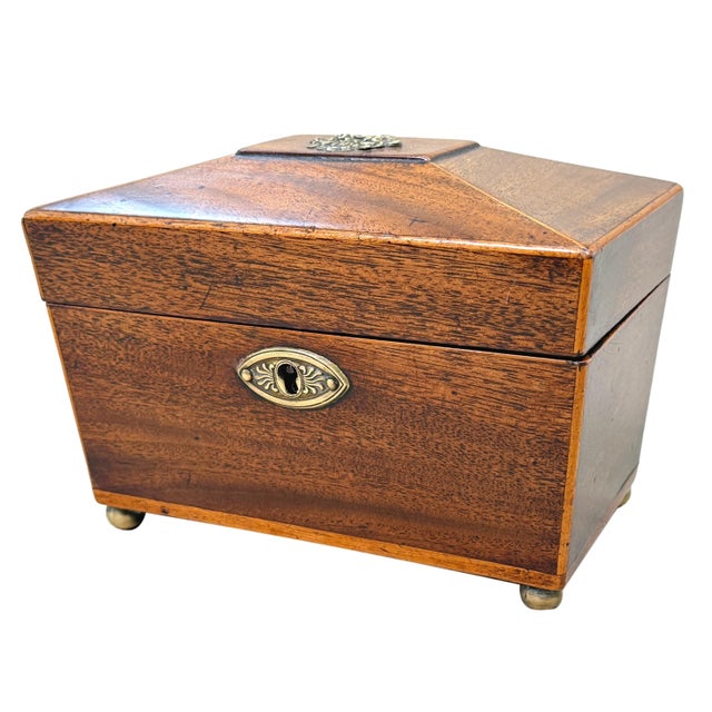 18th Century Georgian Sarcophagus-Shaped Mahogany Tea Caddy For Sale - Image 11 of 11