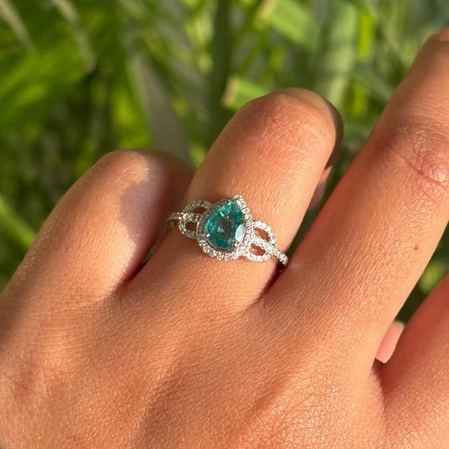 Boho Chic Art Deco Pear Emerald & Diamond Halo Engagement Ring in 14k White Gold Size 5 For Sale - Image 3 of 16