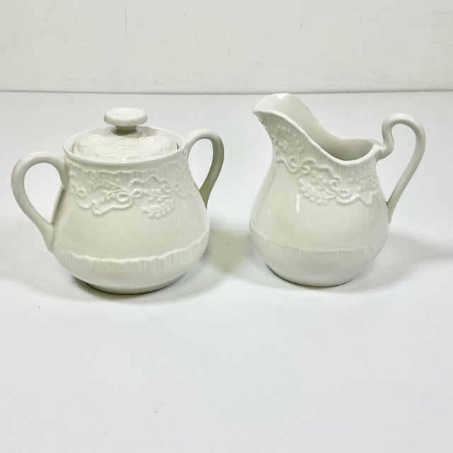 Two iconic brands, Wedgwood and Ralph Lauren, collaborated to bring us this Hollywood Regency Le Blanc all-white porcelain...
