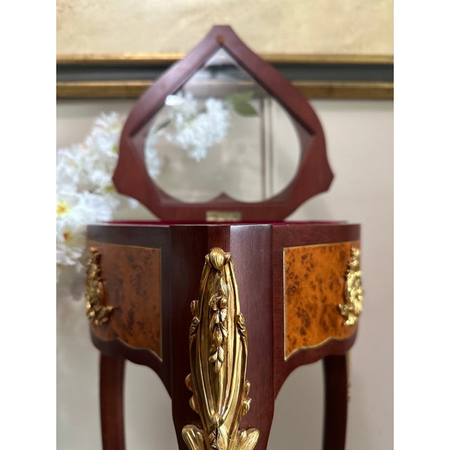 Mid 20th Century Fabergé Heirloom Furniture Collection Heart-Shaped Vitrine/Display Accent Table For Sale - Image 4 of 9