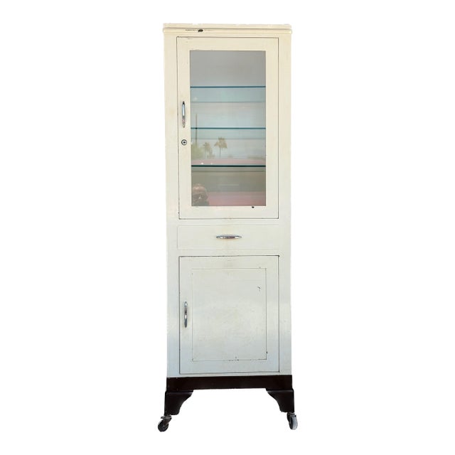 Mid-Century Industrial Medical Cabinet on Casters — Attributed to Simmons or Geneva, Circa 1950s For Sale
