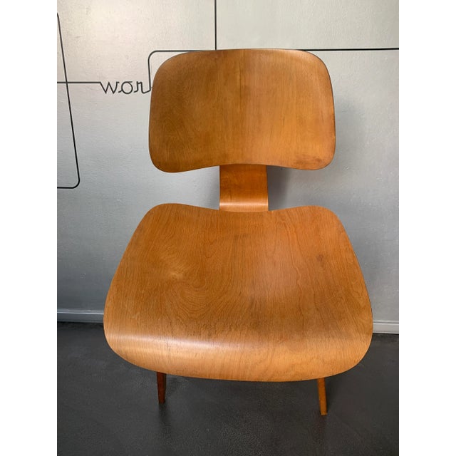 Wood DCW Dining Chair in Wood by Charles & Ray Eames for Herman Miller, 1950s For Sale - Image 7 of 16