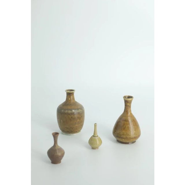 Brown Small Mid-Century Scandinavian Modern Collectible Brown Stoneware Vases by Gunnar Borg for Höganäs Ceramics, 1960s, Set of 4 For Sale - Image 8 of 8