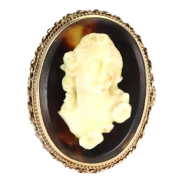 Carved Woman Cameo 14k Yellow Gold Oval Ring For Sale