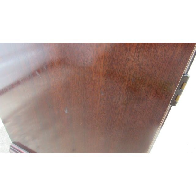 1980s Pair Henkel Harris Nightstands Bedside Tables Mahogany For Sale - Image 14 of 14