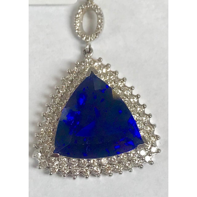 17 Carat AAA Tanzanite and Diamond Pendant or Necklace 18 Karat White Gold For Sale - Image 4 of 18