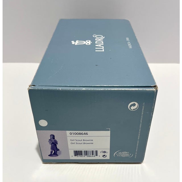 Ceramic Lladro Year of the Girl / Girl Scout Brownie Porcelain Figurine For Sale - Image 7 of 15