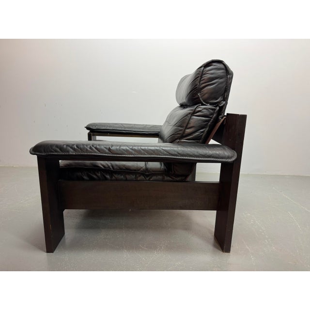 Mid-Century Modern Brutalist Black Leather Lounge Chair with Dark Brown Wooden Frame by Sonja Wasseur, Netherlands, 1970s For Sale - Image 3 of 6