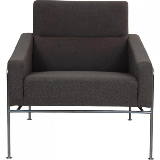 3301 Lounge Chair in Grey Fabric by Arne Jacobsen, 1990s For Sale - Image 13 of 13