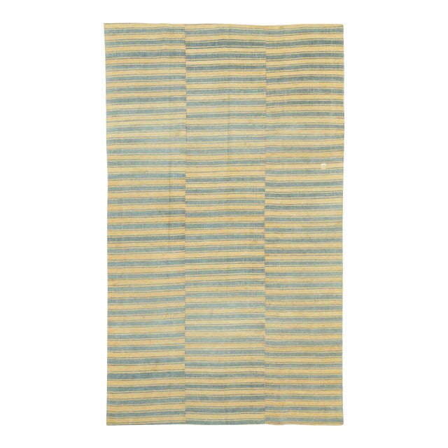 Galerie Shabab Collection Mid-20th Century Handmade Turkish Flatweave 6' X 9' Accent Rug in Straw and Grey For Sale