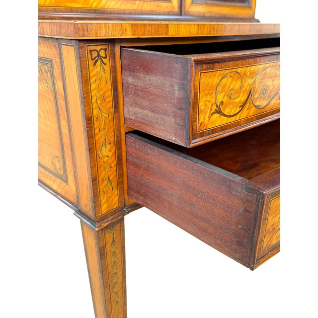 19th Century Satinwood Display Cabinet attributed to Edwards & Roberts, 1890 For Sale - Image 18 of 18