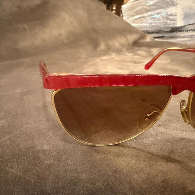 Red 1980s Vintage Red Acetate Oversized Cat-Eyes Sunglasses by Laura Biagiotti For Sale - Image 8 of 12