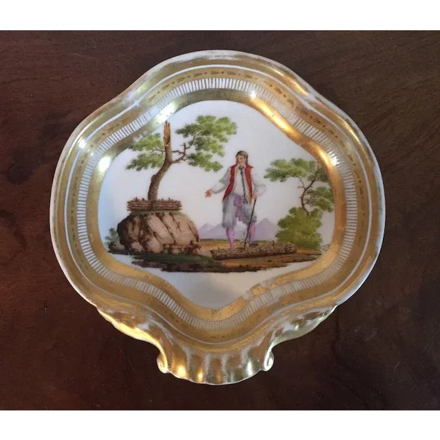 Traditional Early 19th Century French Empire Paris Porcelain Shell-Shape Dish For Sale - Image 3 of 9