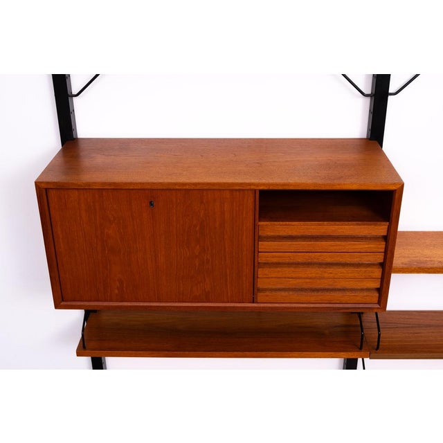 Vintage Free Standing Royal Wall System by Poul Cadovius for Cado, 1960s For Sale - Image 16 of 18