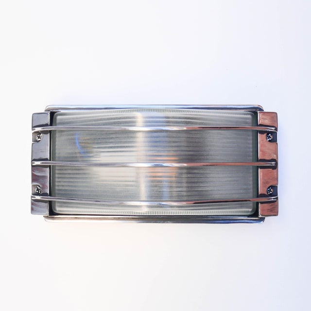 1970s Wall Lamp in Polished Aluminum and Frosted Ribbed Glass, 1970s For Sale - Image 5 of 9