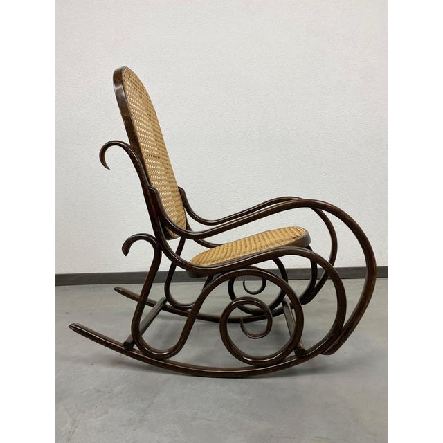 Small No. 10 Children's Rocking Chair attributed to Thonet, 1930s For Sale - Image 3 of 14