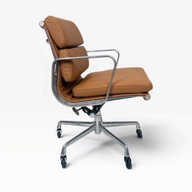 Herman Miller Herman Miller Eames Aluminum Group Soft Pad Management Chair - Caramel Brown Leather For Sale - Image 4 of 11
