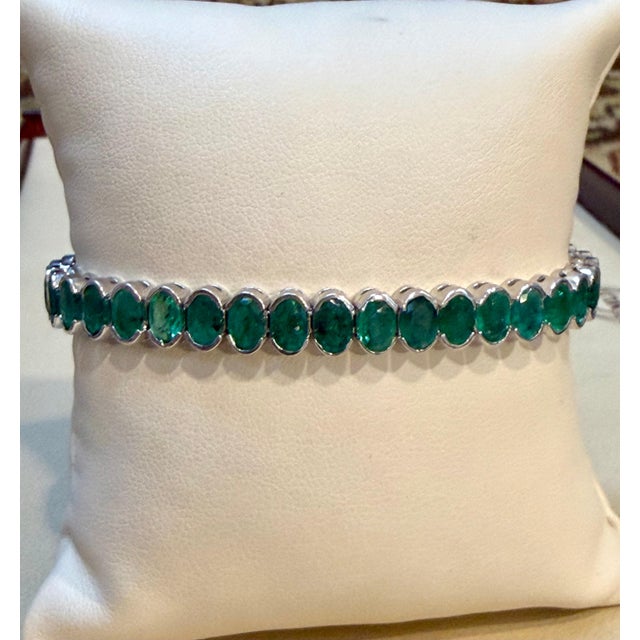 20 Ct Oval Shaped Emerald Bezel Set Bracelet 14k Yellow Gold, 21gm, 7" Long For Sale In New York - Image 6 of 8