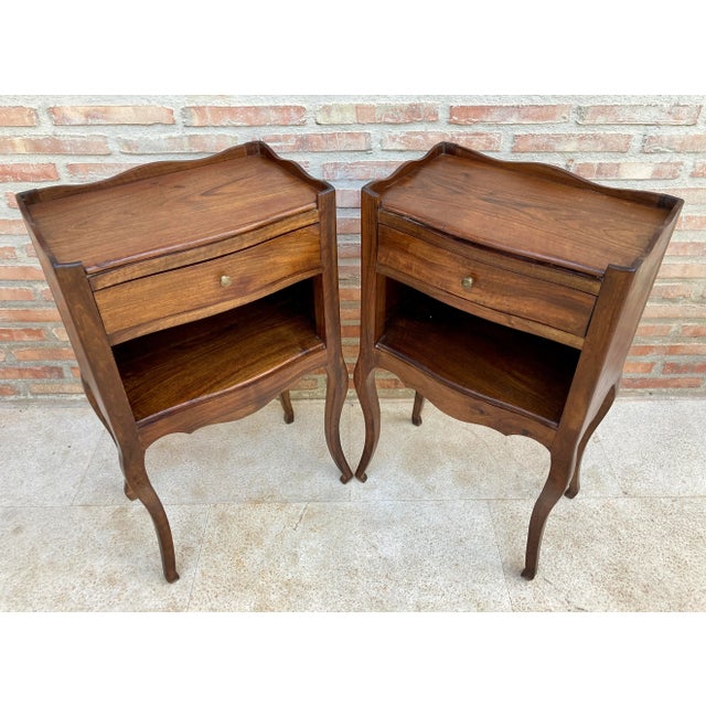 French Nightstands in Walnut, 1890s, Set of 2 For Sale - Image 4 of 9