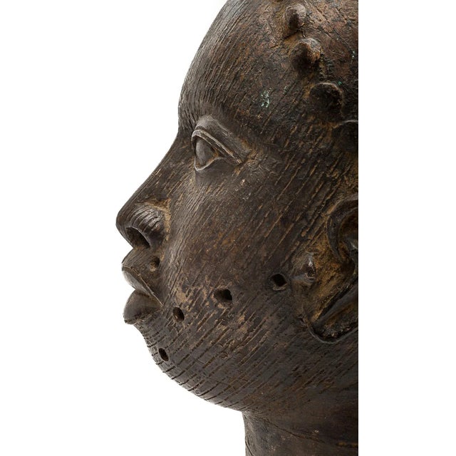 Oni Ifé Head, 20th Century, Bronze For Sale - Image 4 of 13