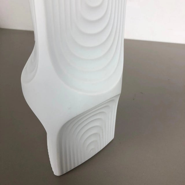 Ceramic German Op Art Biscuit Porcelain Vase from Ak Kaiser, Germany, 1970s For Sale - Image 7 of 14