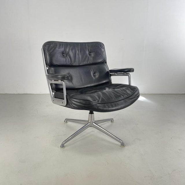 Time-Life Lobby Chair in Black Leather by Charles Eames for Herman Miller, 1960s For Sale - Image 11 of 11
