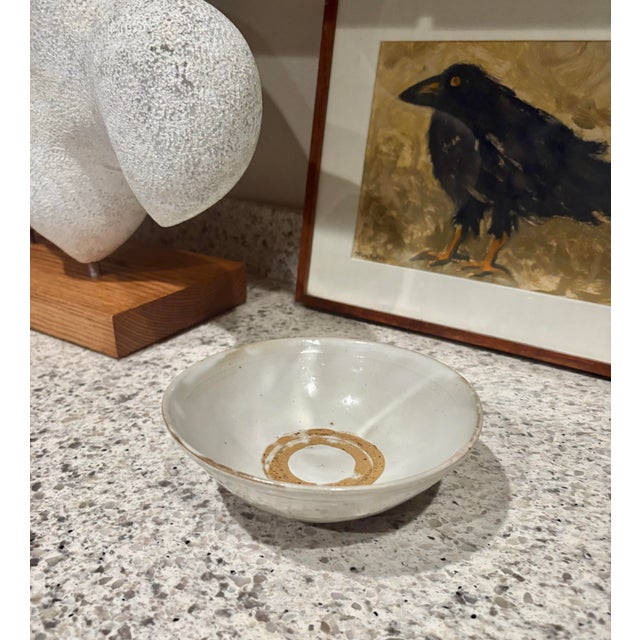 Ceramic Chinese Swatow-Ware Ming Dynasty Period Style Bowl, 7.5” Diameter For Sale - Image 7 of 8