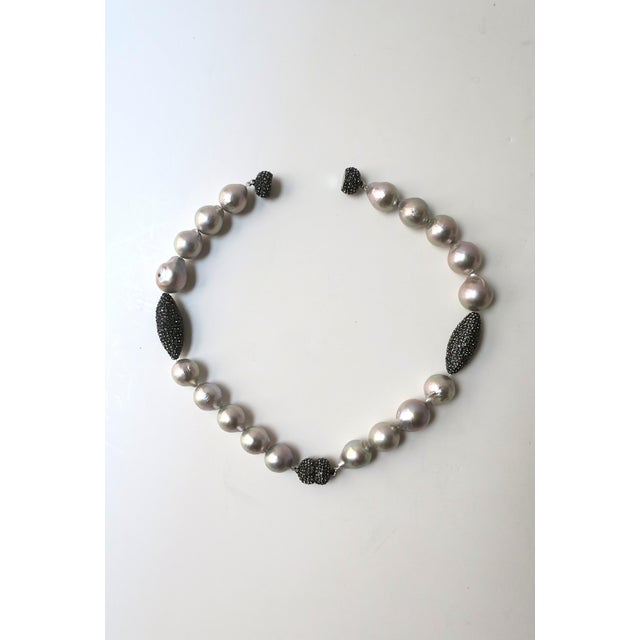 Contemporary Baroque Pearl Necklace & Bracelets, Convertible, Circa 2000s For Sale - Image 3 of 10