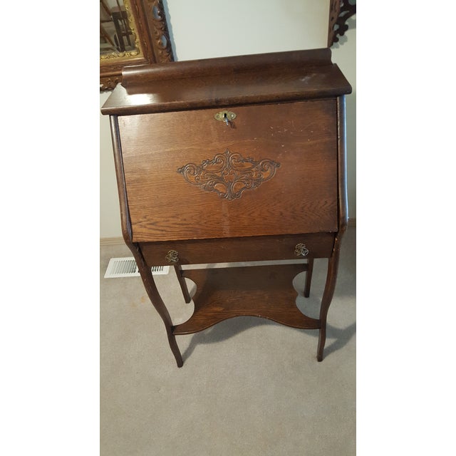 Antique Turn-of-the-Century Quarter-Sawn Oak Drop-Front Secretary Desk For Sale - Image 4 of 7
