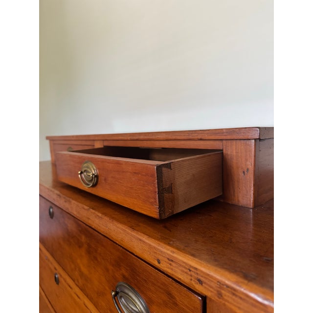 Wood Early 19th Century Vermont Federal Chest of Drawers For Sale - Image 7 of 10