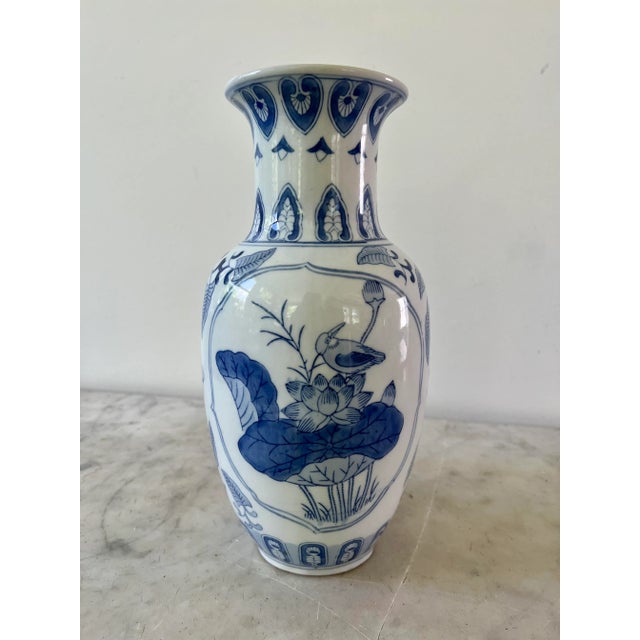 Vintage Blue & White Chinese Ceramic Vase For Sale In New York - Image 6 of 8
