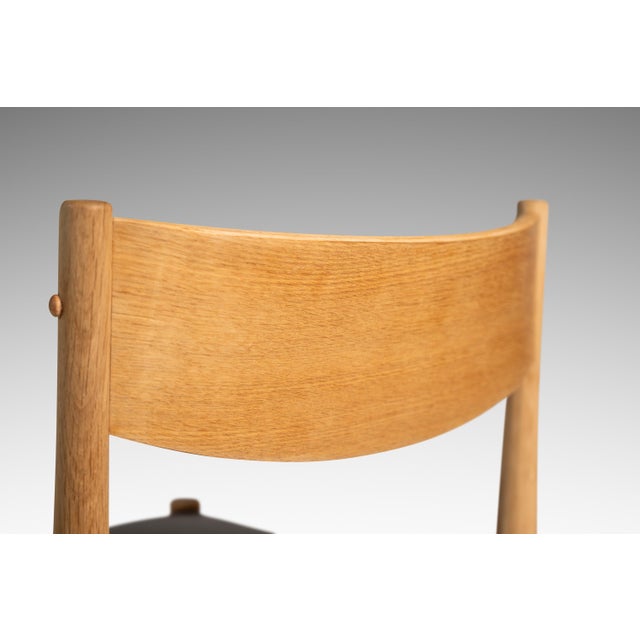 Restored Mid-Century Danish Modern Side / Dining Chair in Oak & Leather by Poul Volther for Frem Røjle, Denmark, C. 1970s For Sale - Image 12 of 18